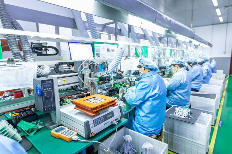 深圳電子廠與軟件開發(fā)崗薪資差異解析 工廠普工與技術(shù)新貴的收入對比